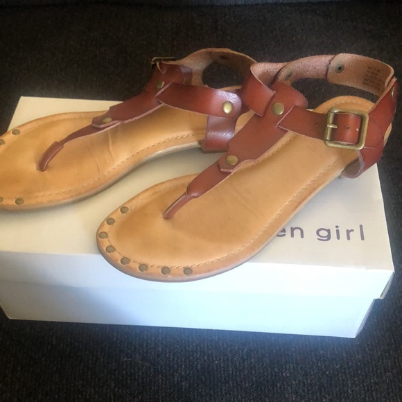 ❤️SOLD❤️ Madden Girl sandals slide - Picture 3 of 6